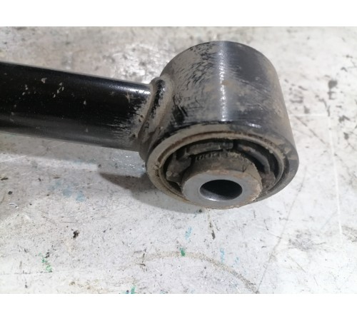 Рычаг поперечный задний правый нижний