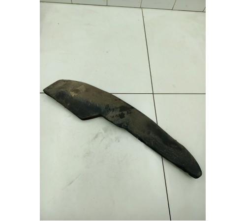 Уплотнитель крыла правый