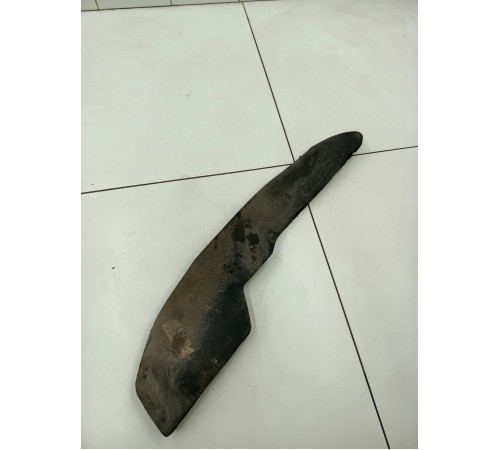 Уплотнитель крыла правый