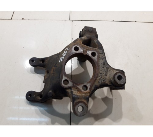 Кулак поворотный (задний, правый)