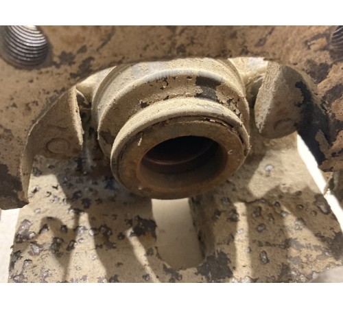 Суппорт (задний, правый)