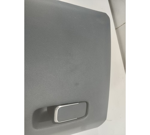 Крышка бардачка