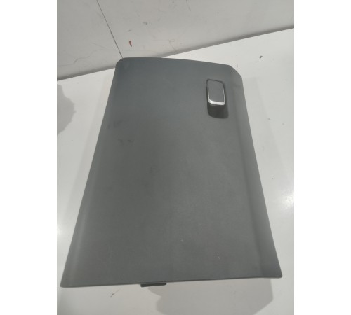 Крышка бардачка