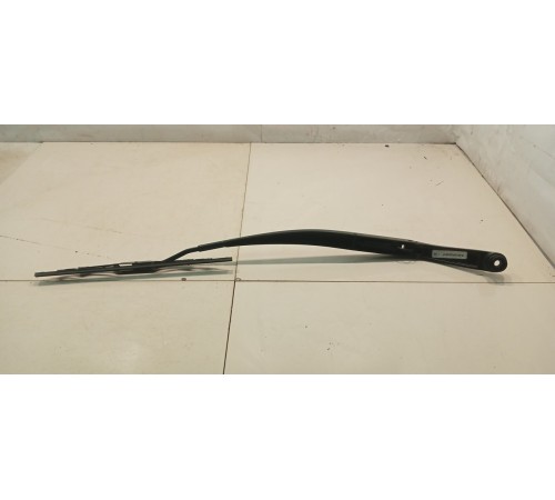Поводок стеклоочистителя правый передний