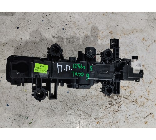 Ручка двери передняя правая внешняя