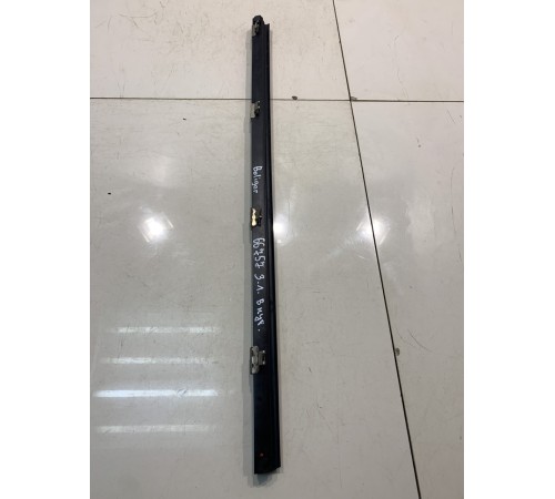 Уплотнитель стекла (задний, левый, внутренний))