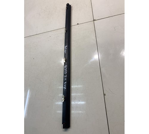 Уплотнитель стекла (задний, левый, внутренний))