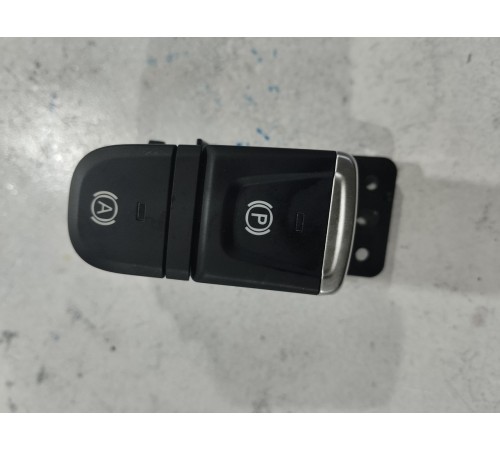 Кнопка стояночного тормоза