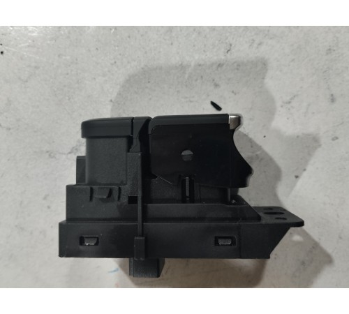 Кнопка стояночного тормоза