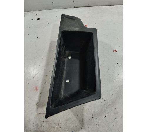 Вещевой ящик центральной консоли