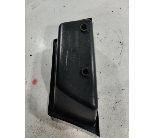 Вещевой ящик центральной консоли