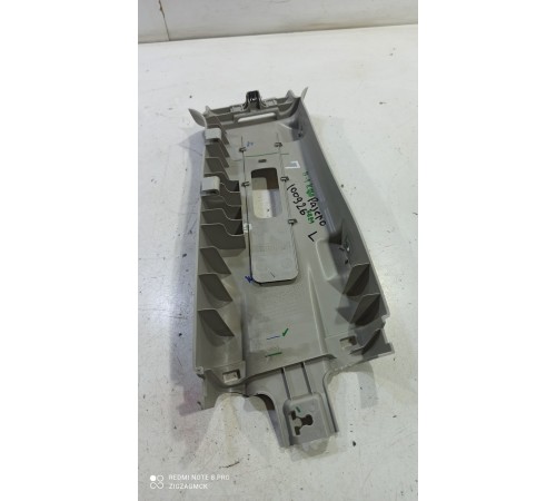 Обшивка центральной стойки(левая верхняя)