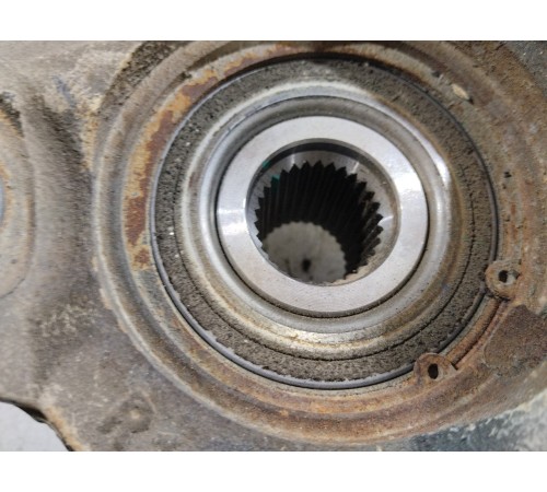 Кулак поворотный передний правый