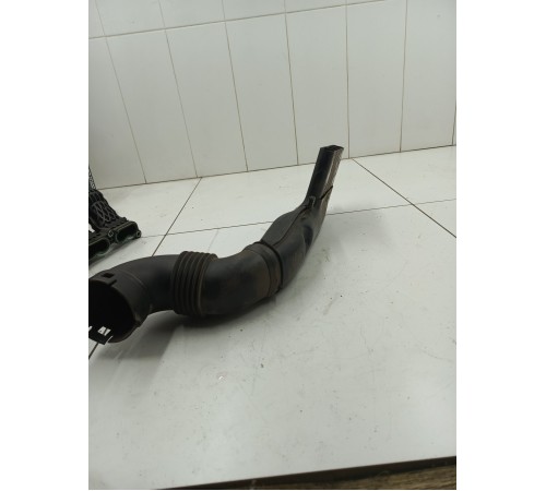 Патрубок воздушного фильтра