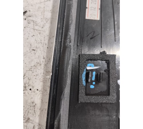 Накладка двери (задняя правая)