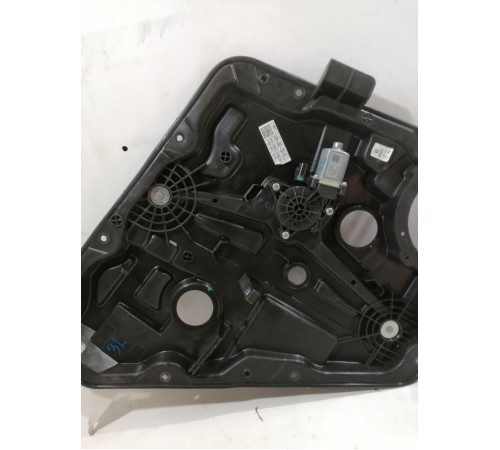 Стеклоподъемник задний левый с моторчиком