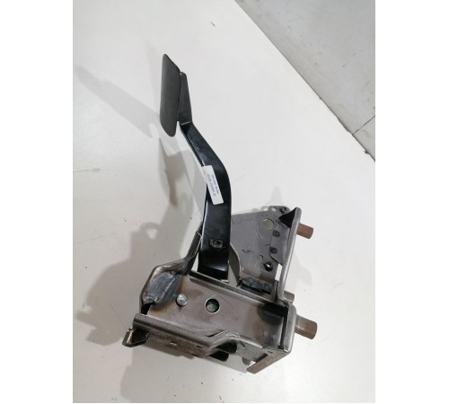 Педаль тормоза