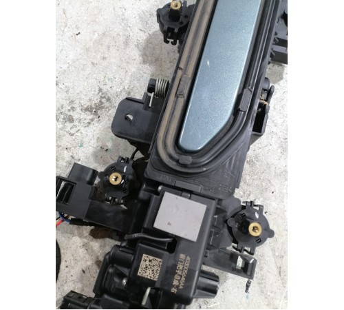 Ручка двери передняя правая внешняя