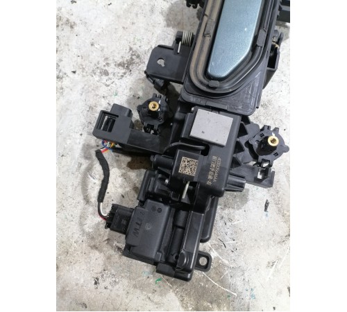 Ручка двери передняя правая внешняя