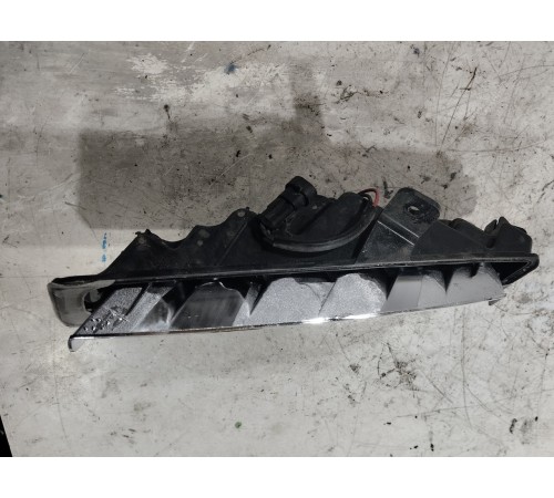 Дневной ходовой огонь правый (ДХО)