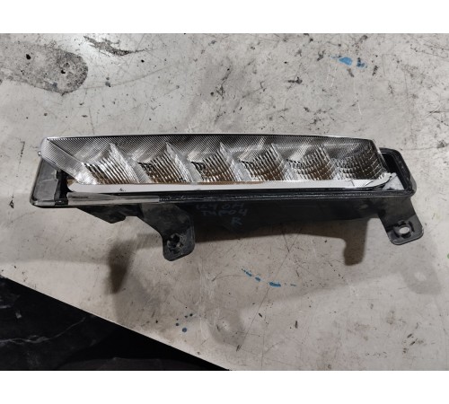 Дневной ходовой огонь правый (ДХО)