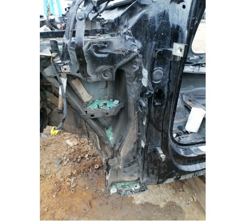 Стойка передней двери левая