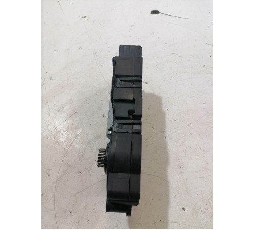 Моторчик люка крыши задний