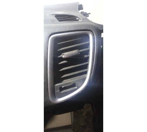 Дефлектор воздушный правый