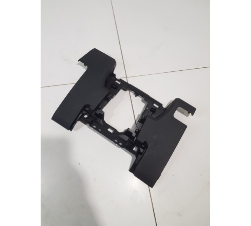 Накладка торпедо центральная