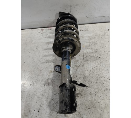 Амортизатор подвески передний правый в сборе