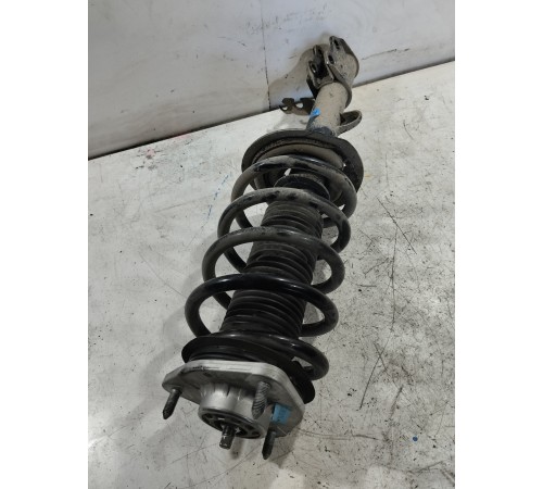 Амортизатор подвески передний правый в сборе