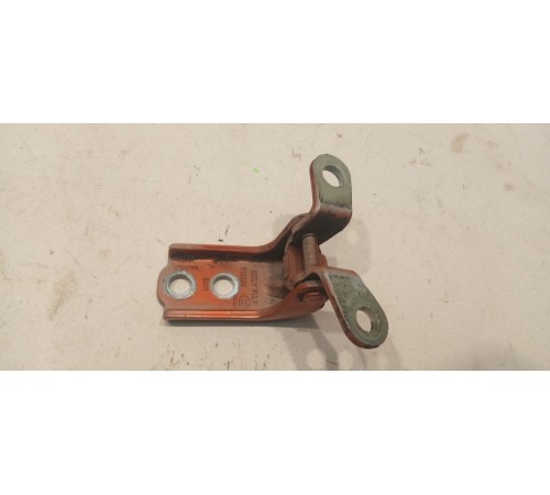 Петля двери Передней правой верхняя