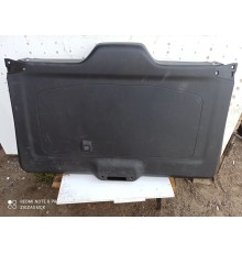 Обшивка (накладка) задней двери (крышки) багажника