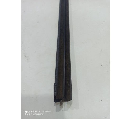 Уплотнитель стекла задний левый