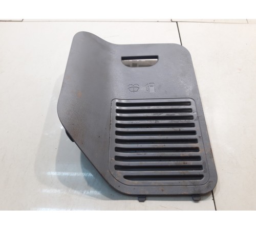 Накладка багажника (задняя, левая)