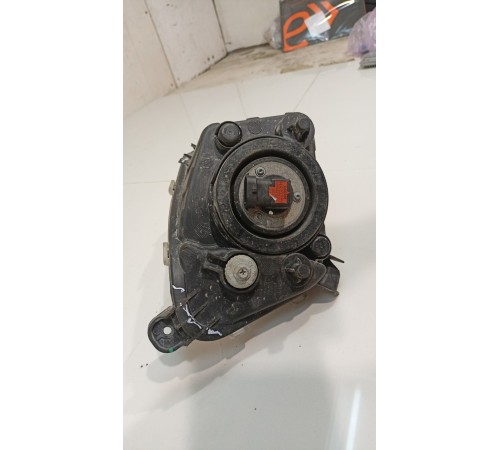 Фара противотуманная правая