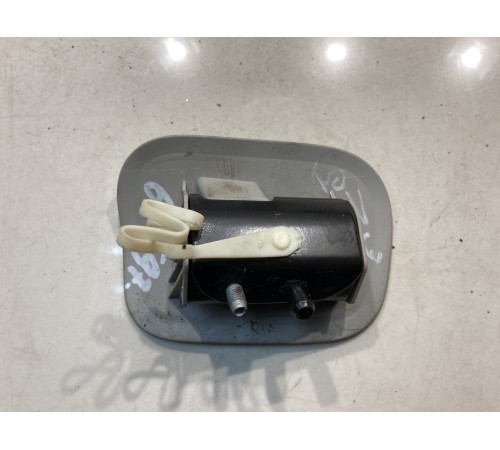 Кронштейн шторки багажника (задний,левый)