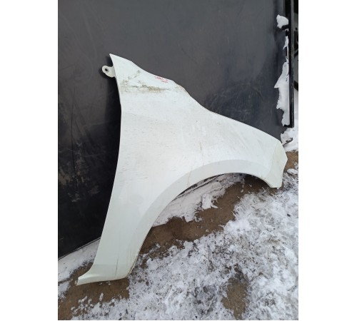 Крыло переднее правое