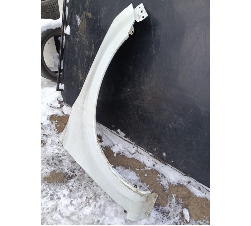 Крыло переднее правое