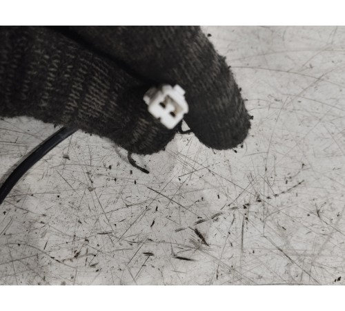 Кнопка открывания крышки багажника