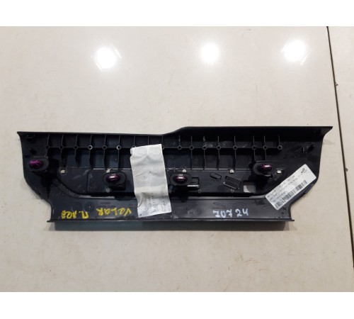 Накладка порога (передняя, левая)