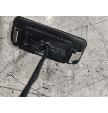 Кнопка открывания крышки багажника