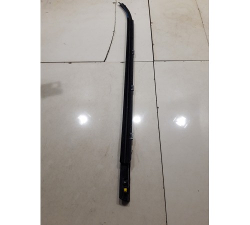 Уплотнитель стекла (задний правый наружный)