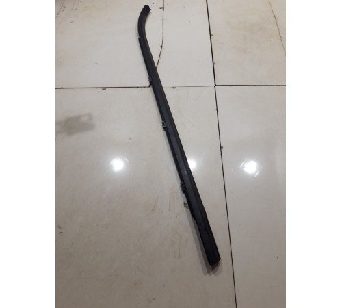 Уплотнитель стекла (задний правый наружный)