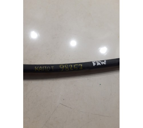 Уплотнитель капота