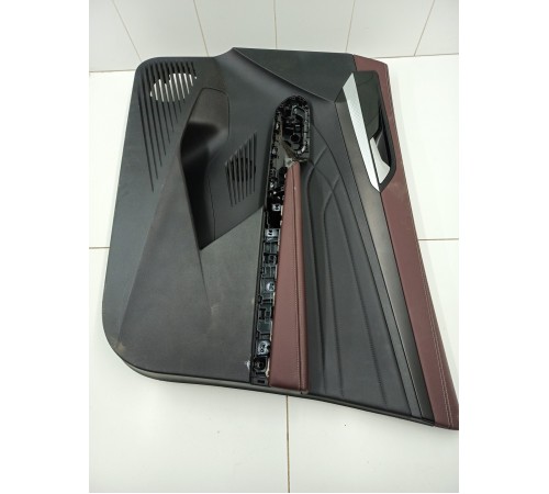 Обшивка двери передняя правая