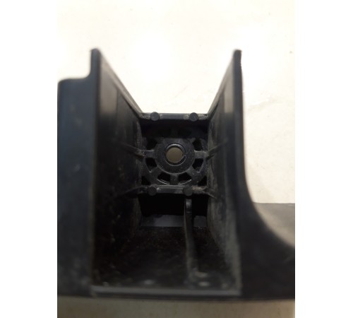 Кронштейн передний правый