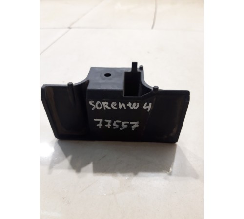 Кронштейн передний правый