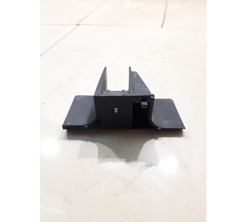 Кронштейн передний правый