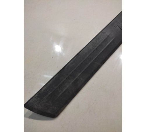 Накладка порога (передняя, левая)